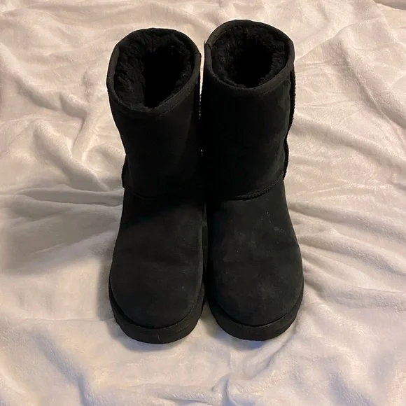 UGG Women’s Classic Short II Boots Size 8 Black - Picture 6 of 11